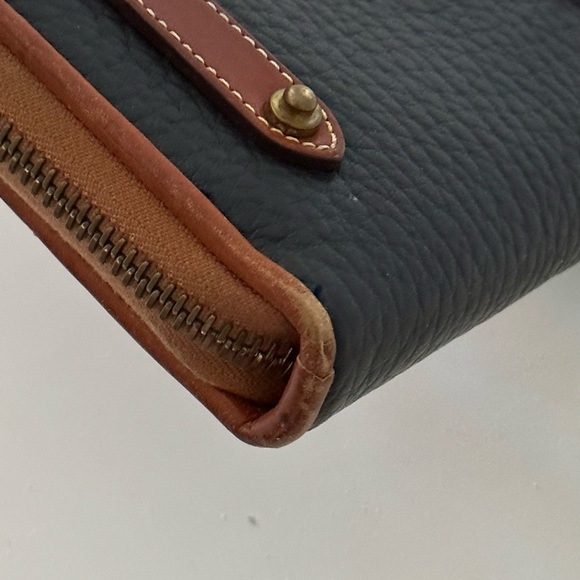 Dooney & Bourke All-Weather Leather Small Zip-Along Wallet Belt - Picture 8 of 12